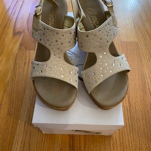 ONEX Napa Beige Suede Sandals Size 9M ( fits size 8)